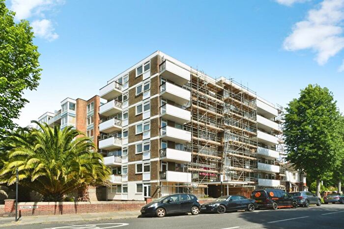 2 Bedroom Flat For Sale In New Church Road, Hove, BN3