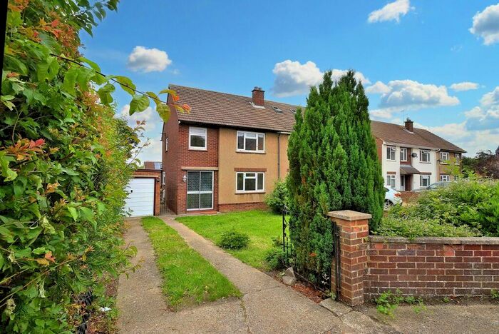 3 Bedroom Semi-Detached House To Rent In London Road, Loughton, MK5