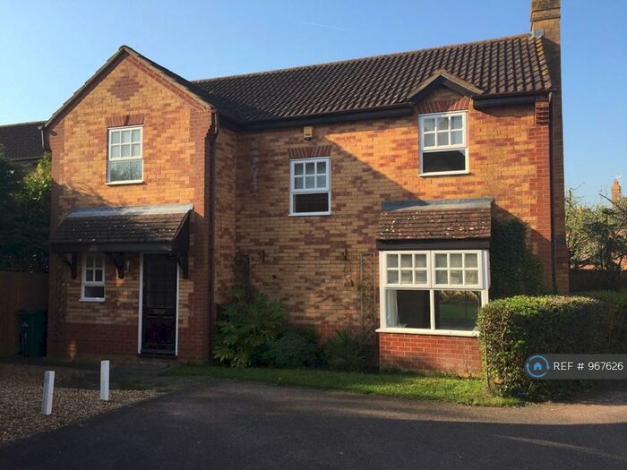 4 Bedroom Detached House To Rent In The Nortons, Milton Keynes, MK7