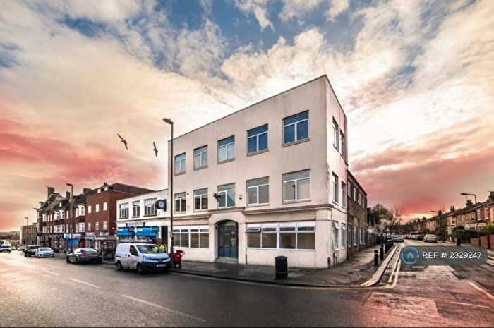 Studio To Rent In Church Road, London, NW4