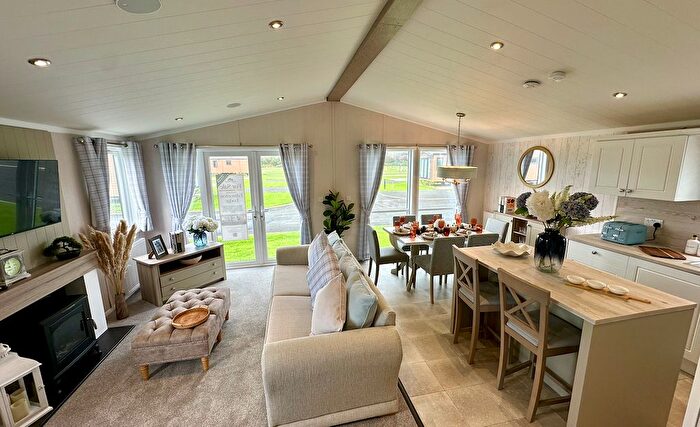 3 Bedroom Mobile/park Home For Sale In Moor Lane, Nottage, Porthcawl, CF36