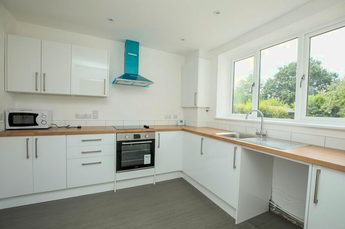 3 Bedroom Semi-Detached House To Rent In Harbour Close, Farnborough, GU14