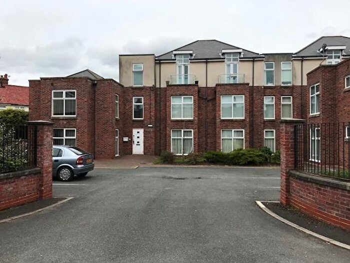 2 Bedroom Flat To Rent In Ground Floor Flat, Back Mersey View, L22