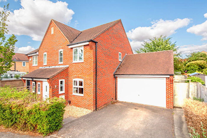 3 Bedroom Semi-Detached House For Sale In Cranesbill Drive, Bicester, Oxfordshire, OX26