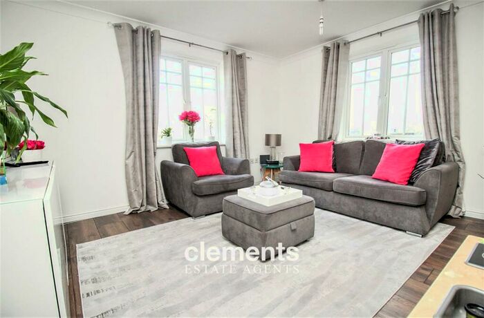 2 Bedroom Flat To Rent In Apsley, Hemel Hempstead, HP3