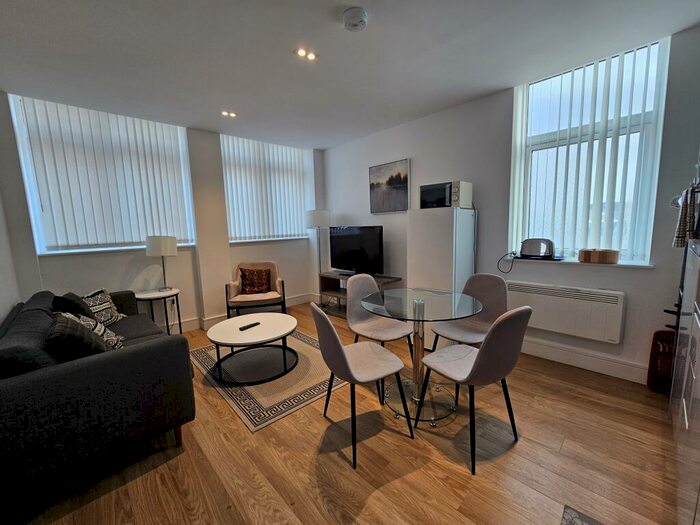 2 Bedroom Apartment To Rent In Laporte Way, Luton, LU4