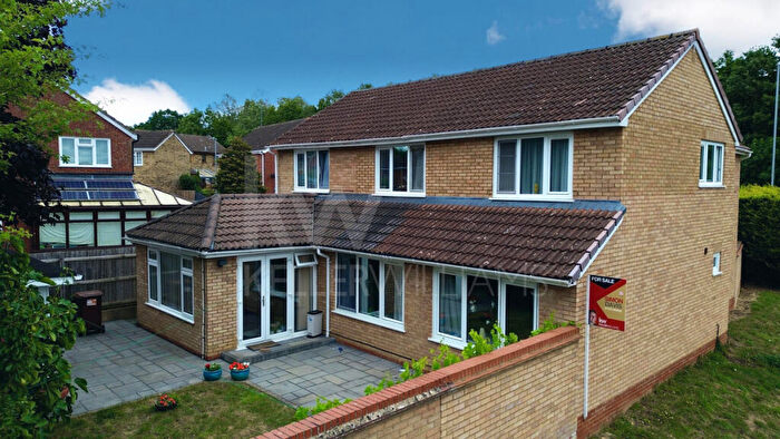 5 Bedroom Detached House For Sale In Bramble End, Northampton, Northamptonshire, NN4