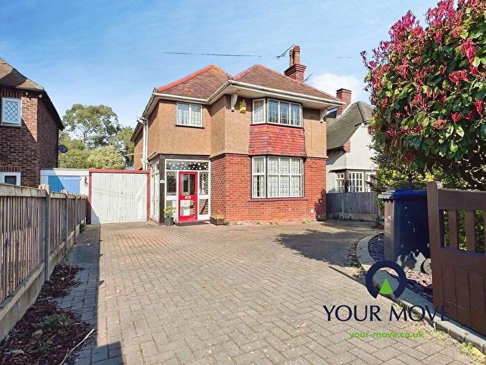 3 Bedroom Detached House For Sale In Broadstairs Road, Broadstairs, Kent, CT10
