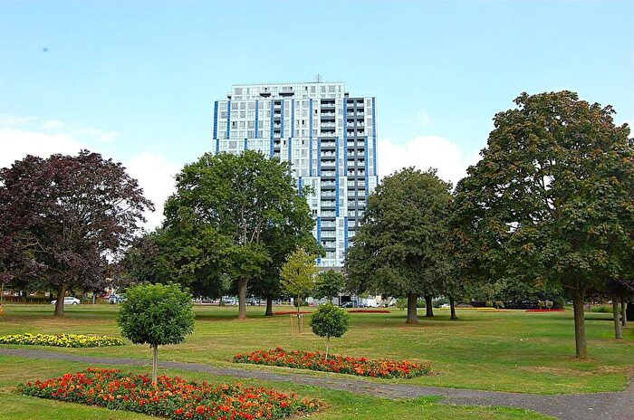 2 Bedroom Apartment To Rent In Cotterells, Hemel Hempstead, HP1