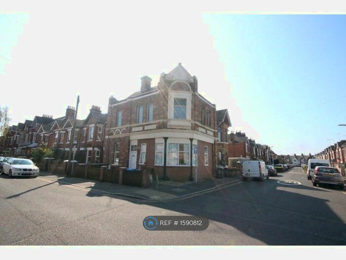 3 Bedroom Flat To Rent In Kingston Road, Poole, BH15