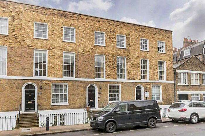 2 Bedroom Flat To Rent In Queensbridge Road, London, E2