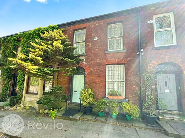 4 Bedroom Terraced House For Sale In St. Albans Street, Rochdale, OL16