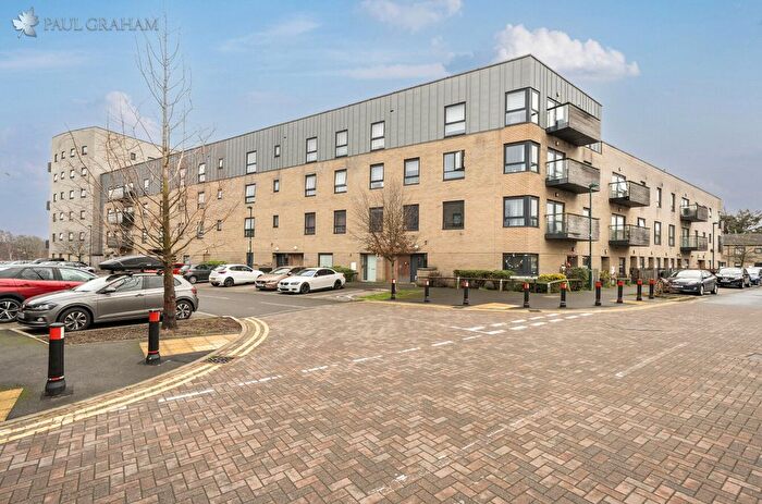 2 Bedroom Flat For Sale In Sweetbriar Avenue, Carshalton, SM5