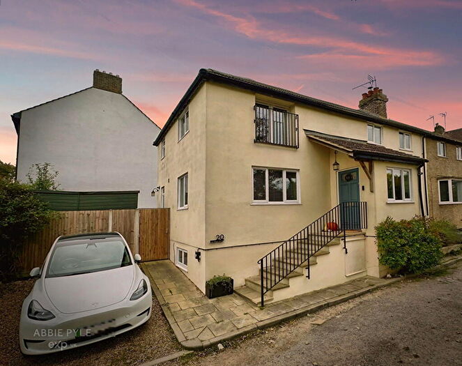 5 Bedroom Semi-Detached House For Sale In Albert Road, Rochester, ME1