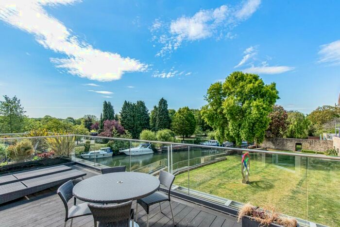 2 Bedroom Apartment To Rent In The Old Gaol, Abingdon, OX14