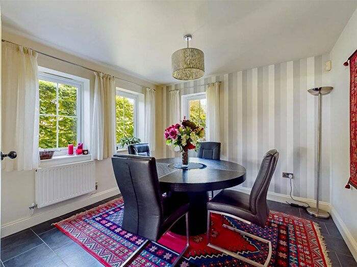 4 Bedroom Detached House For Sale In Meadow Road, Malvern, WR14