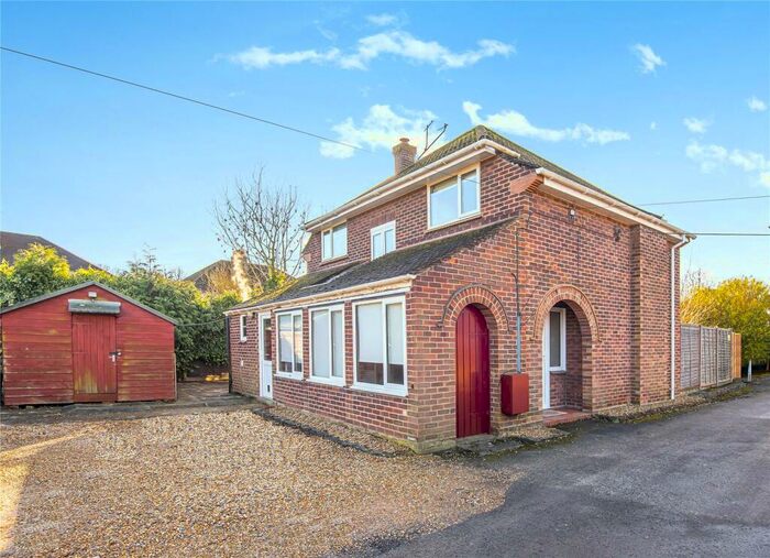 3 Bedroom Detached House To Rent In Winchester Road, Romsey, SO51