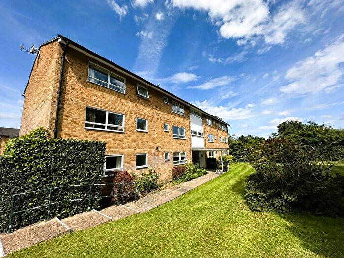 3 Bedroom Apartment To Rent In Boxgrove Road, Guildford, GU1