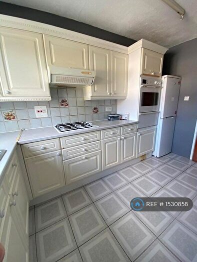 1 Bedroom Flat To Rent In Imperial Court, London, N20