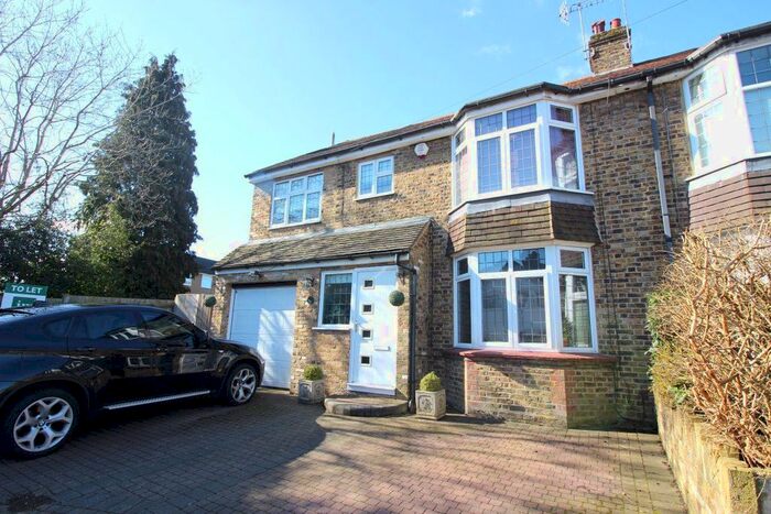 5 Bedroom Property To Rent In Titian Avenue, Bushey Heath, Bushey, WD23