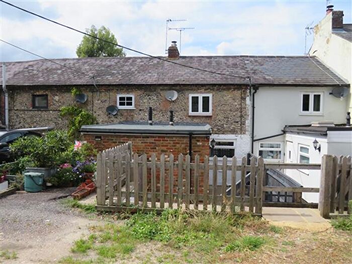 2 Bedroom Cottage To Rent In Western Road, Tring, HP23
