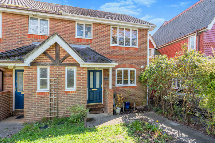 3 Bedroom Semi-Detached House To Rent In Newtown Road, Warsash, Southampton, SO31