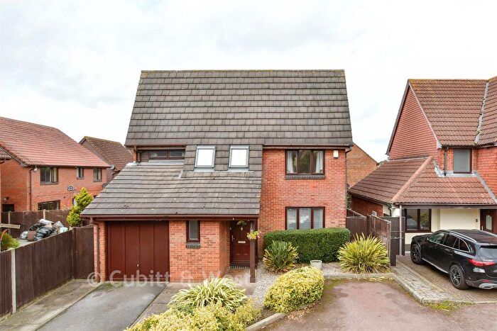 4 Bedroom Detached House For Sale In Crocus Close, Croydon, Surrey, CR0