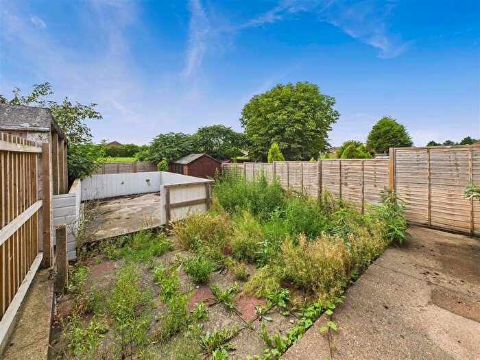 2 Bedroom End Terrace House For Sale In Corona Drive, Hull, HU8