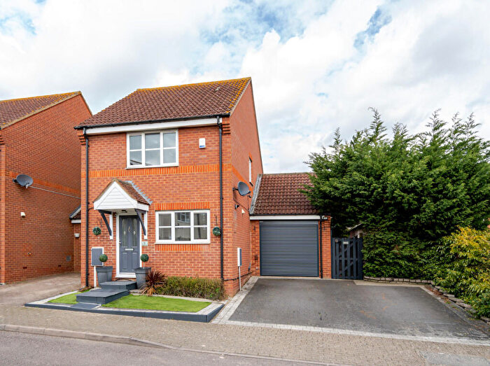 3 Bedroom Link Detached House For Sale In Gunver Lane, Tattenhoe, Milton Keynes, MK4