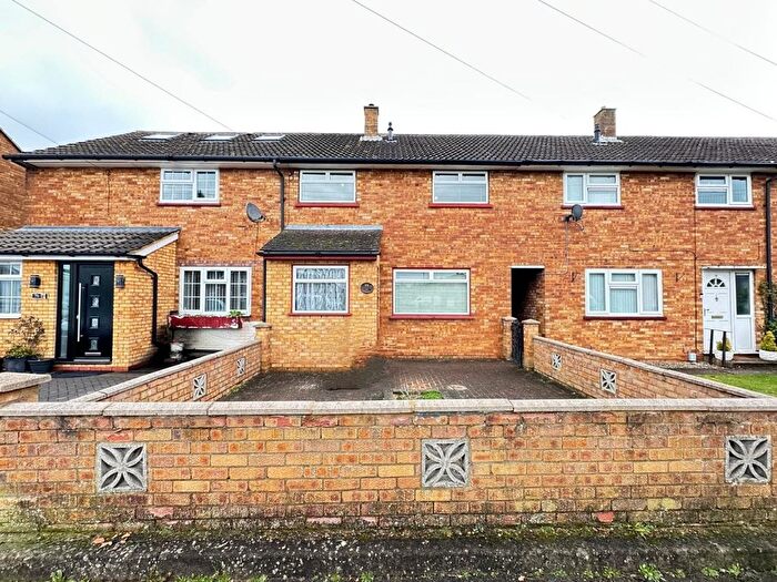 3 Bedroom Terraced House To Rent In Dewsbury Road, Luton, Bedfordshire, LU3
