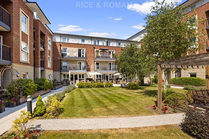 2 Bedroom Flat To Rent In Augustus House, Virginia Water, GU25