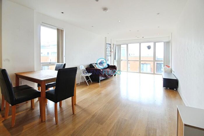 2 Bedroom Flat To Rent In Slough Station, Lexington Apartments, SL2