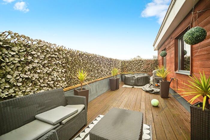 2 Bedroom Flat For Sale In Clifford Way, Maidstone, Kent, ME16