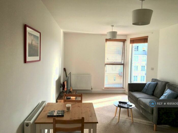 1 Bedroom Flat To Rent In Woodrow Court, London, SE5