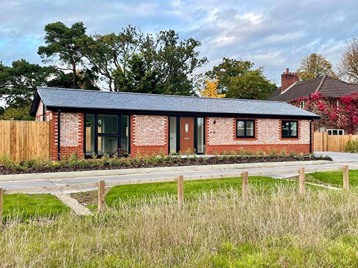 2 Bedroom Bungalow For Sale In Tandridge Lane, Lingfield, RH7