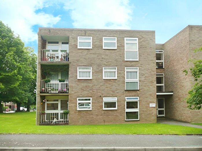 2 Bedroom Flat To Rent In Eaton Road, Sutton, Surrey, SM2