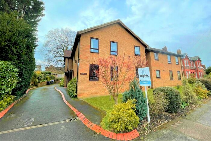 2 Bedroom Flat To Rent In Glenfergus, Church Avenue, Haywards Heath, RH16