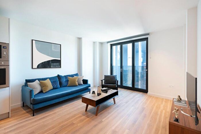 2 Bedroom Apartment To Rent In George Street, Croydon, London, CR0