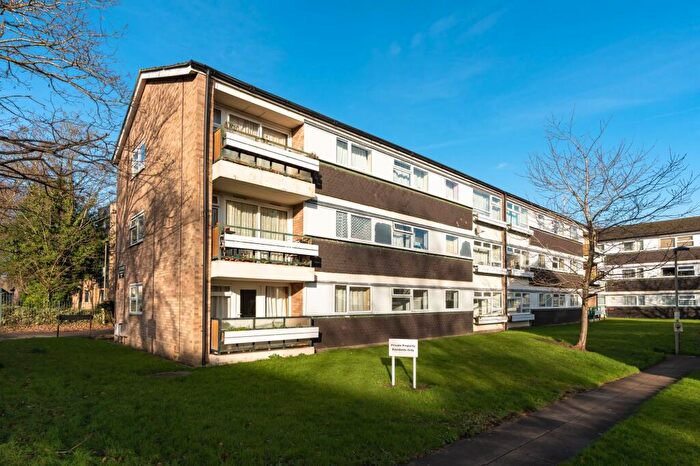 3 Bedroom Apartment For Sale In Latimer Grange, Headington, OX3