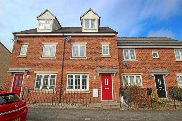 3 Bedroom Mews To Rent In Gifford Way, Darwen, BB3