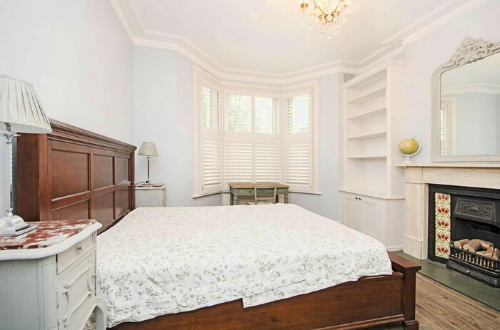 2 Bedroom Flat To Rent In Saltram Crescent, Maida Hill, London, W9