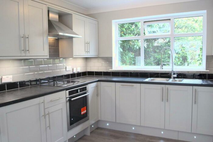 1 Bedroom Flat To Rent In The Spinney, Moortown, Leeds, West Yorkshire, Uk, LS17
