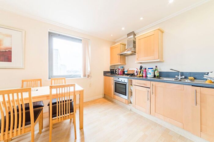 2 Bedroom Flat To Rent In Victoria Road, North Acton, W3