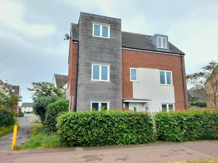 4 Bedroom House To Rent In Broughton Gate, Milton Keynes, MK10