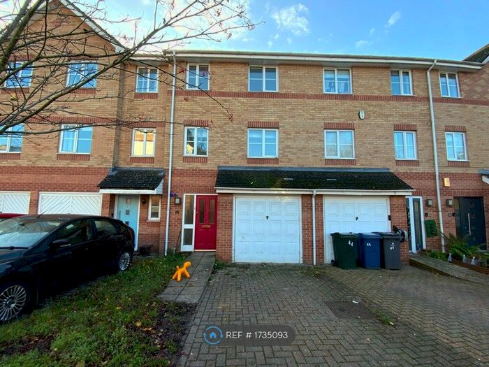 4 Bedroom Terraced House To Rent In Princes Gate, High Wycombe, HP13