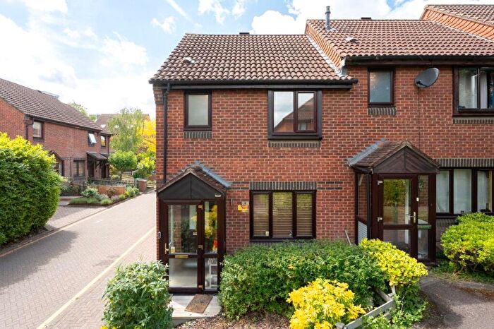 3 Bedroom End Of Terrace House For Sale In Cliffe Walk, Sutton, SM1