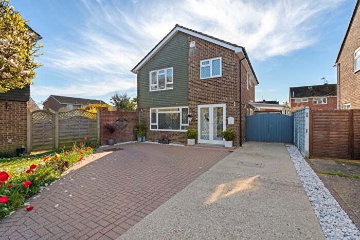 4 Bedroom Detached House For Sale In Bursledon Close, Felpham, PO22