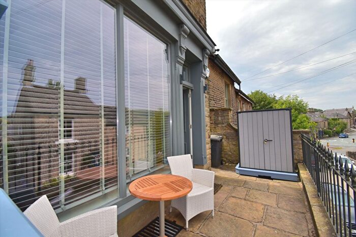 2 Bedroom Property For Sale In Church Street, Hayfield, SK22