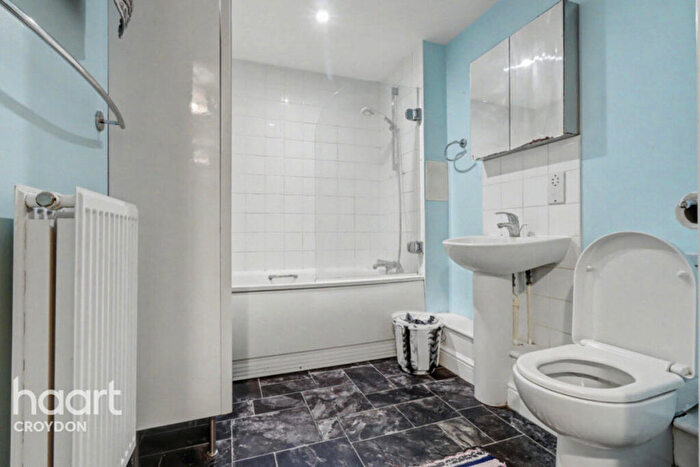 2 Bedroom Flat For Sale In Campbell Road, Croydon, CR0