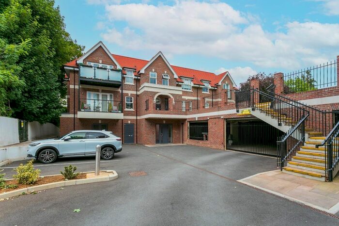 2 Bedroom Flat To Rent In Ellam Court, Bushey Hall Road, Bushey, Hertfordshire, WD23